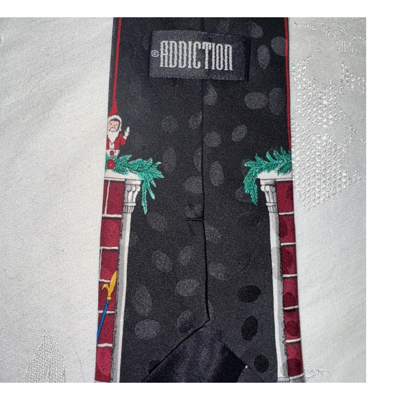 VTG Christmas Silk Tie Santa by Fireplace Cat Stocking Holiday Novelty Addiction - Picture 6 of 9
